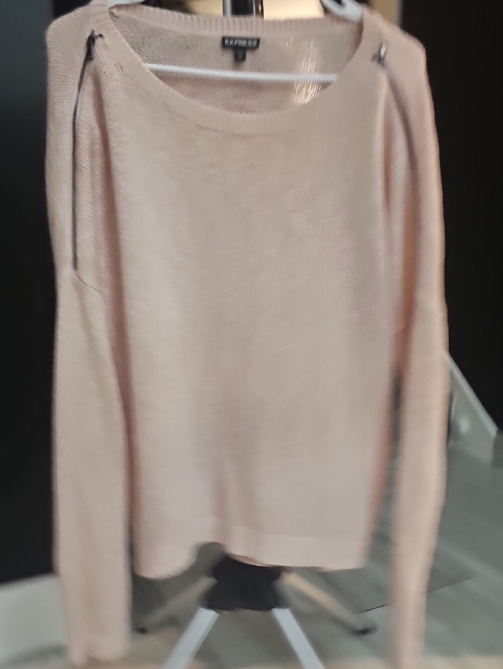 Cute and stylish 4-piece women’s sweater bundle featuring Express, Venus, and LC - Picture 11 of 13